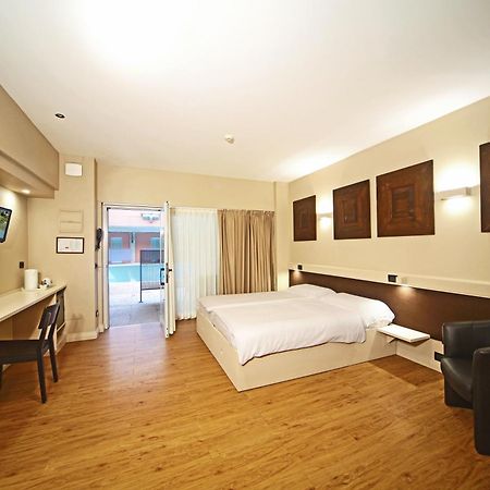 Hotel La Pauel Сирмионе Екстериор снимка