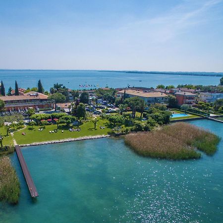 Hotel La Pauel Сирмионе Екстериор снимка
