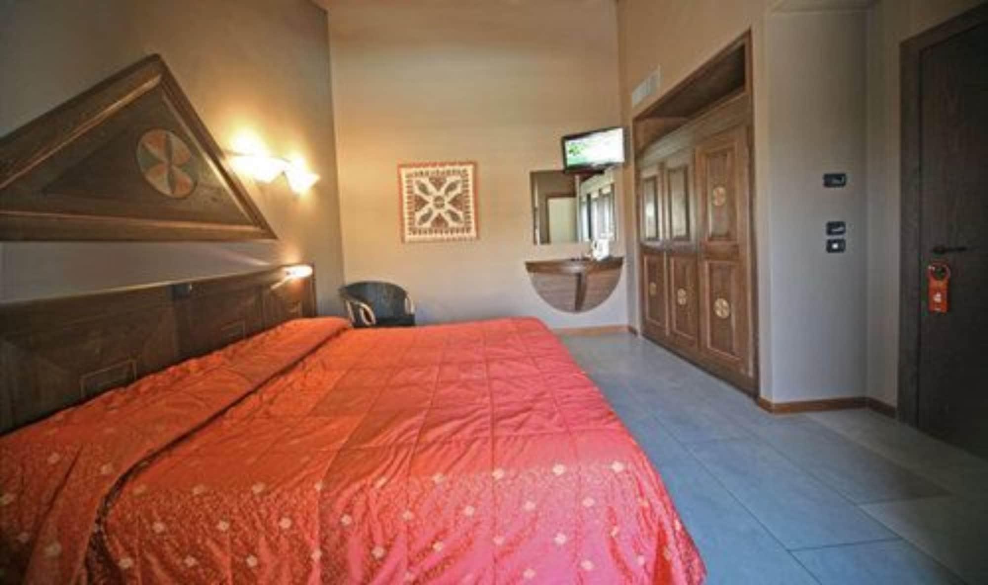 Hotel La Pauel Сирмионе Екстериор снимка
