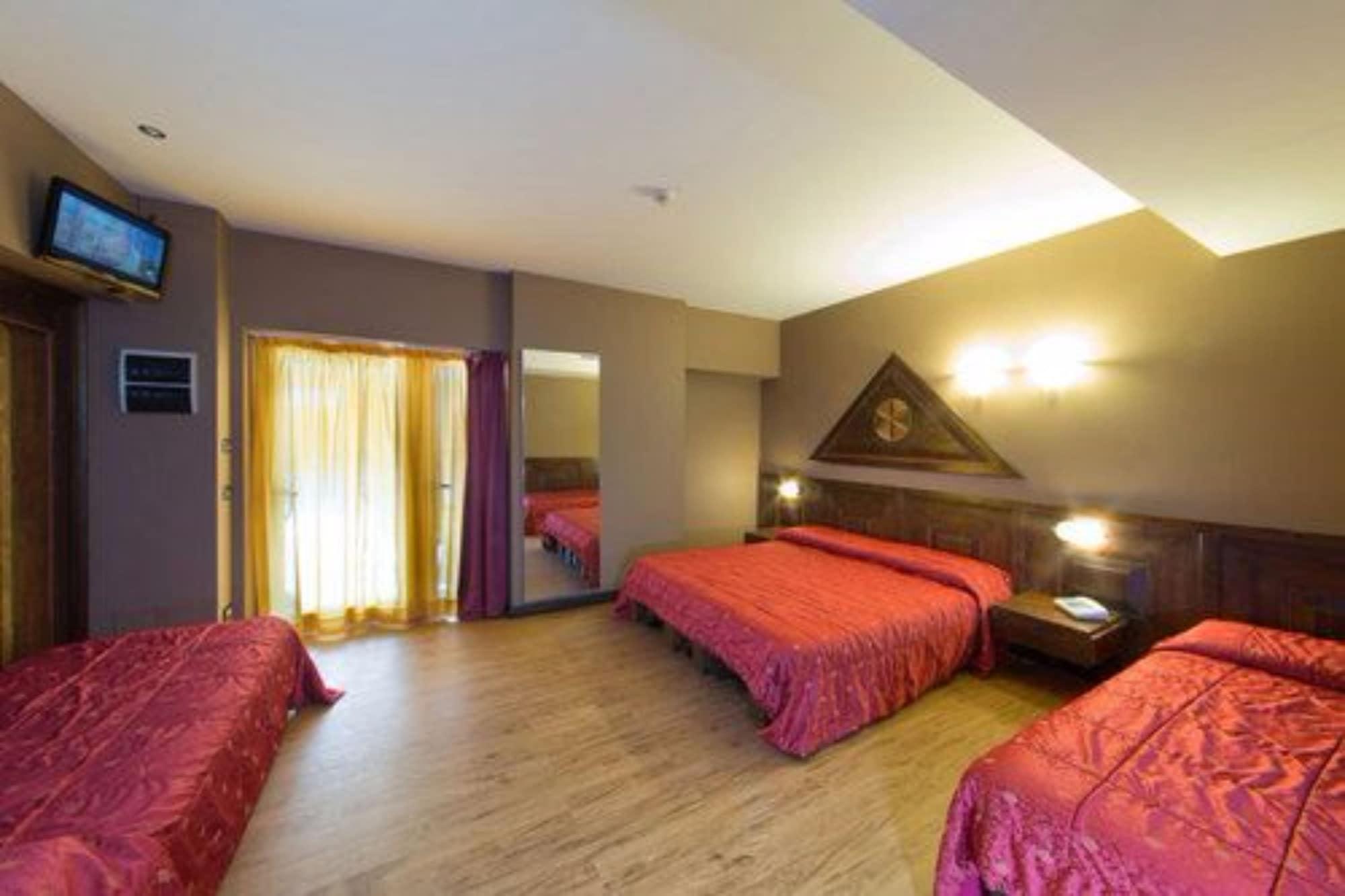 Hotel La Pauel Сирмионе Екстериор снимка