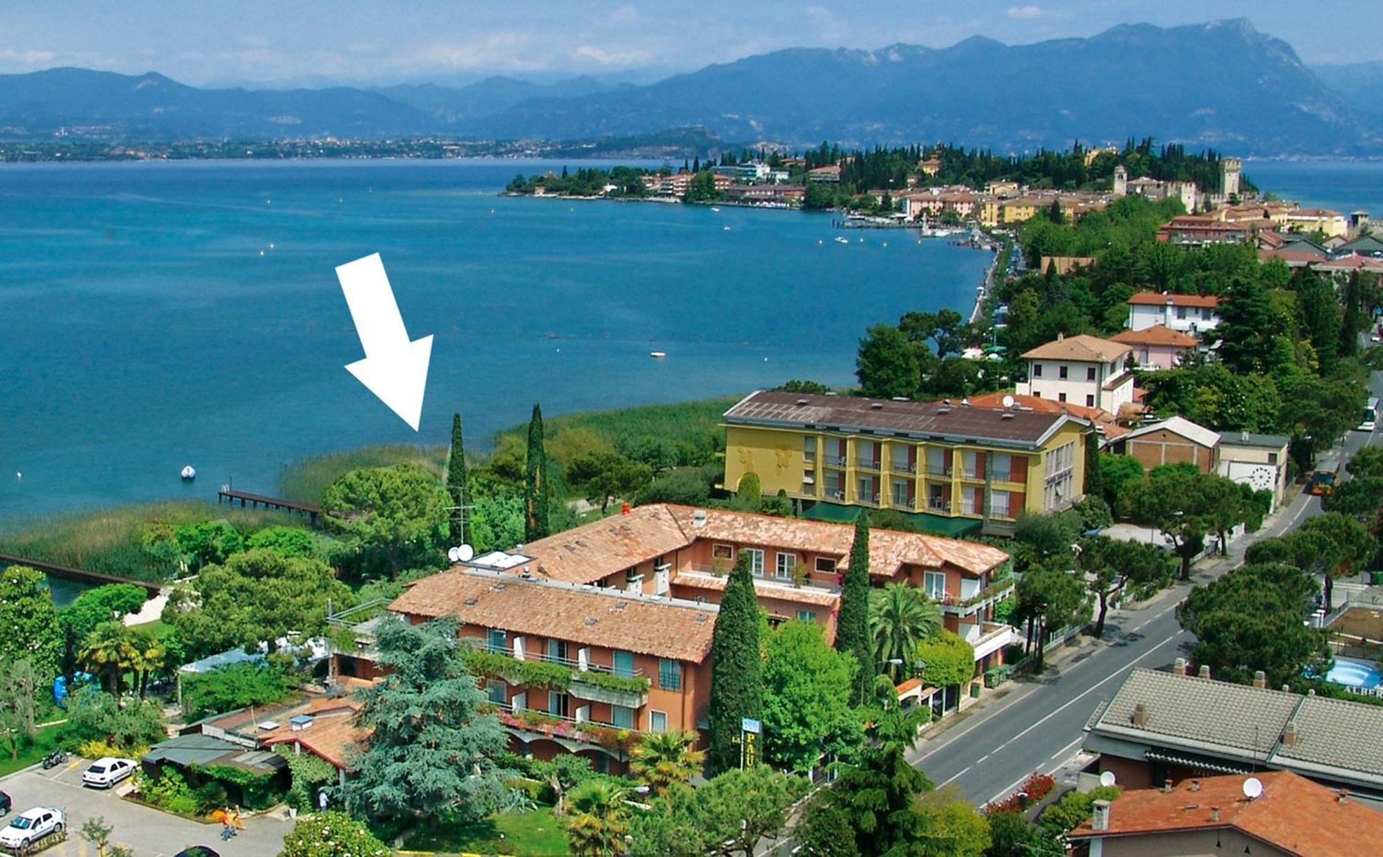 Hotel La Pauel Сирмионе Екстериор снимка