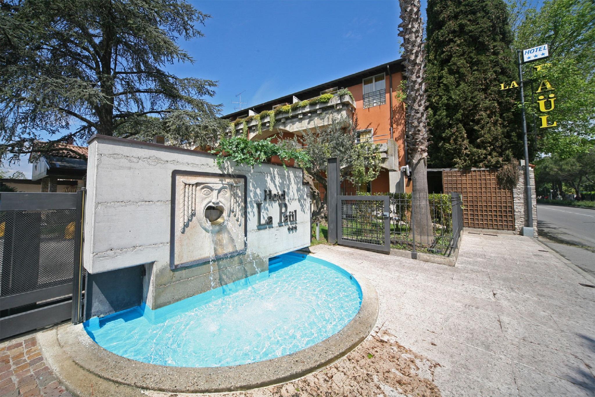 Hotel La Pauel Сирмионе Екстериор снимка
