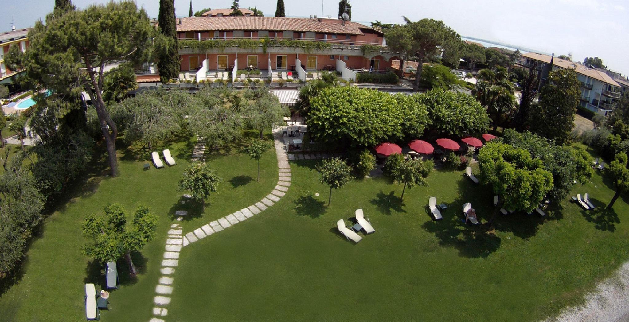 Hotel La Pauel Сирмионе Екстериор снимка