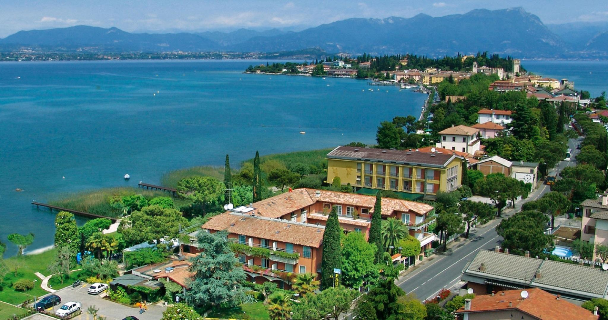 Hotel La Pauel Сирмионе Екстериор снимка