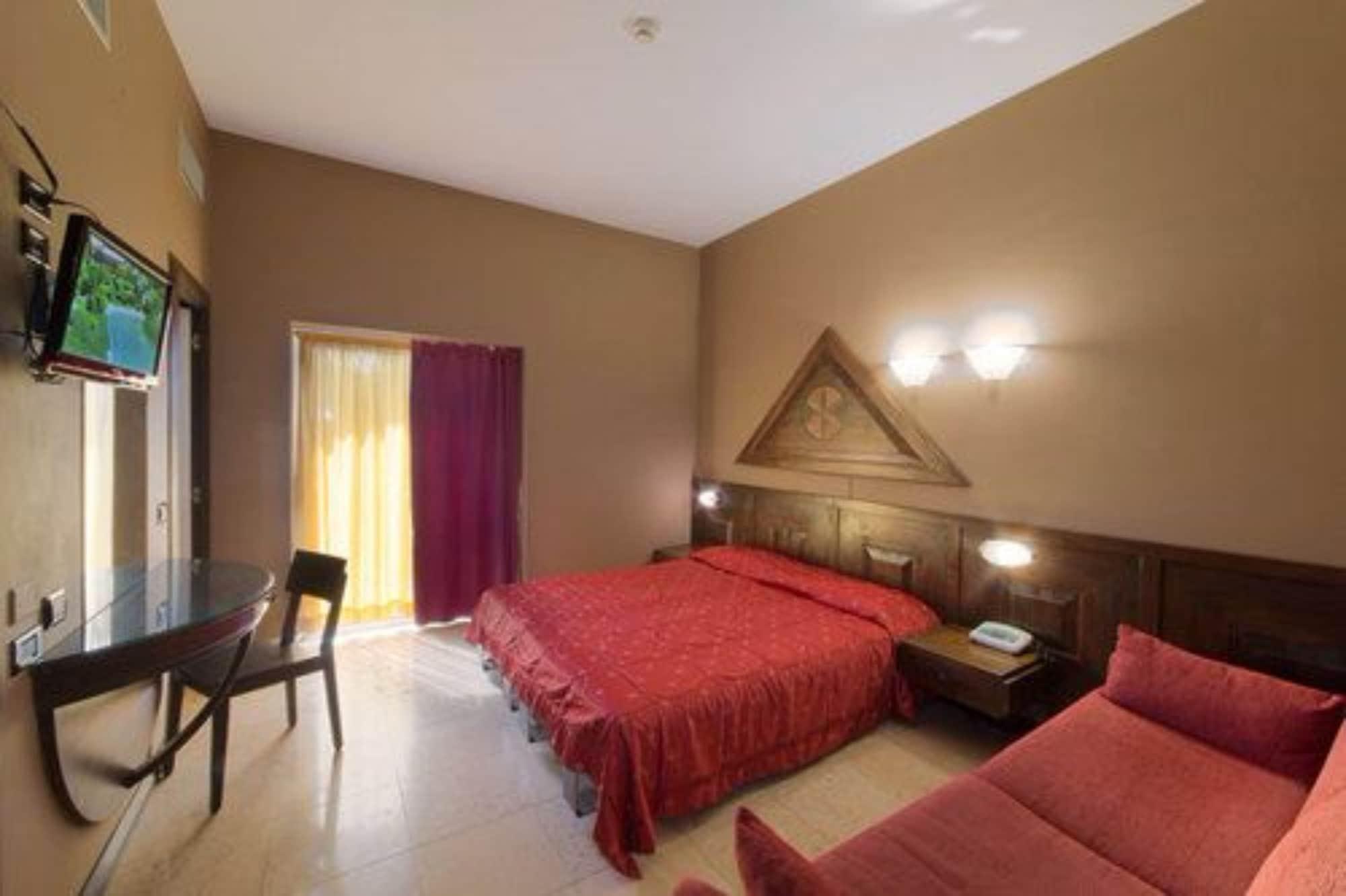 Hotel La Pauel Сирмионе Екстериор снимка