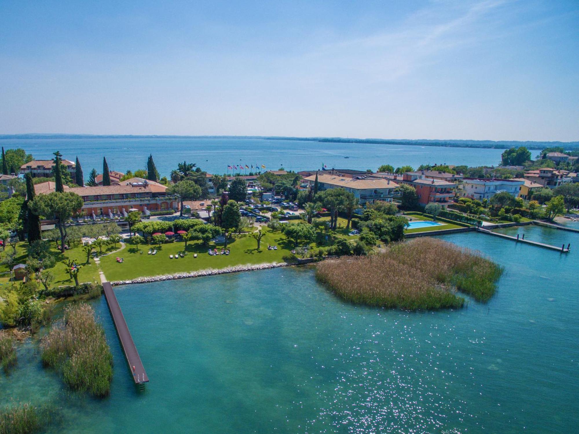 Hotel La Pauel Сирмионе Екстериор снимка
