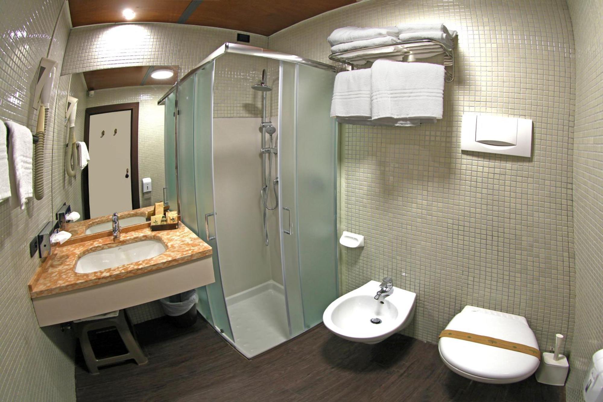 Hotel La Pauel Сирмионе Екстериор снимка