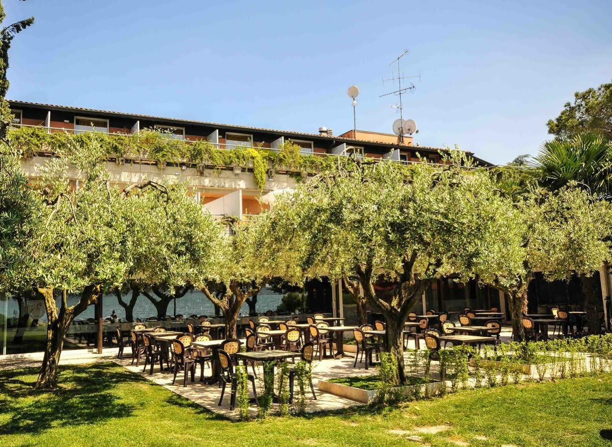 Hotel La Pauel Сирмионе Екстериор снимка